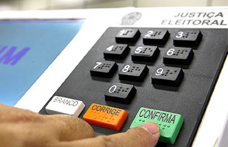 Sistema eleitoral continuará com riscos de fraudes sem voto impresso auditável, diz especialista