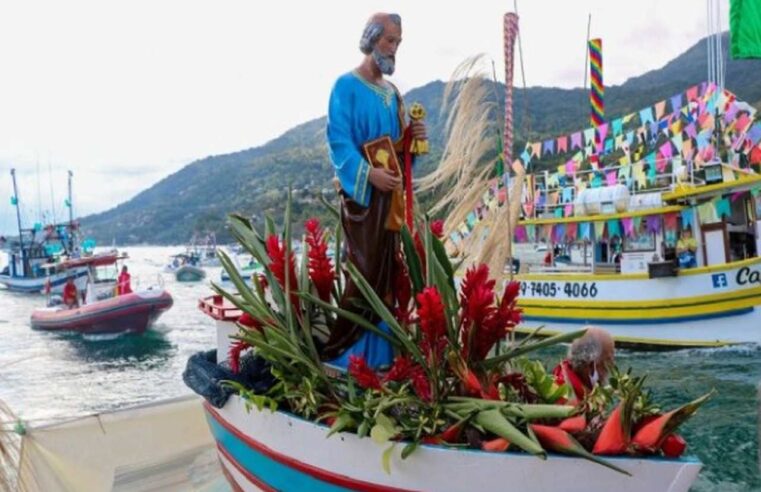 Paróquia Nossa Senhora do Amparo realiza tradicional Procissão Marítima de São Pedro 2022
