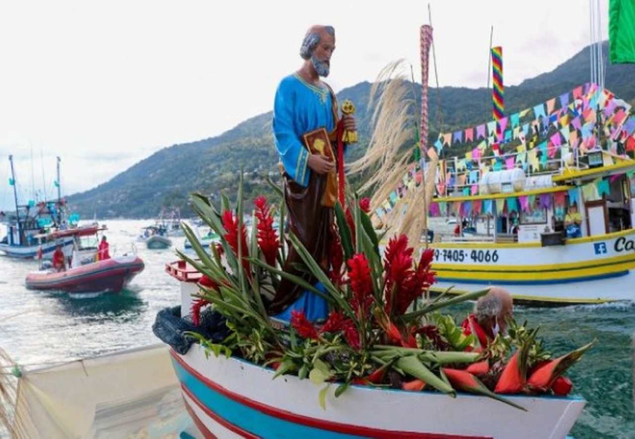 Paróquia Nossa Senhora do Amparo realiza tradicional Procissão Marítima de São Pedro 2022